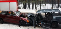 Неопытный водитель иномарки погиб в лобовом столкновении с грузовиков в нижегородской области