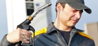 Оптовые цены на бензин рухнули – топливо в России подешевеет?