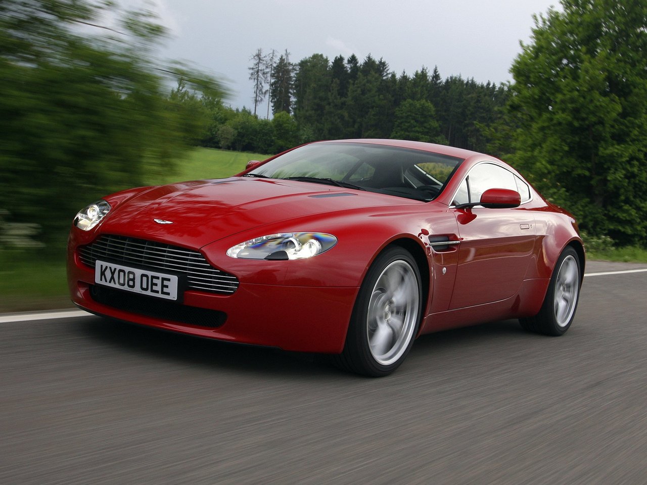 Aston Martin 2013 v8 Vantage s